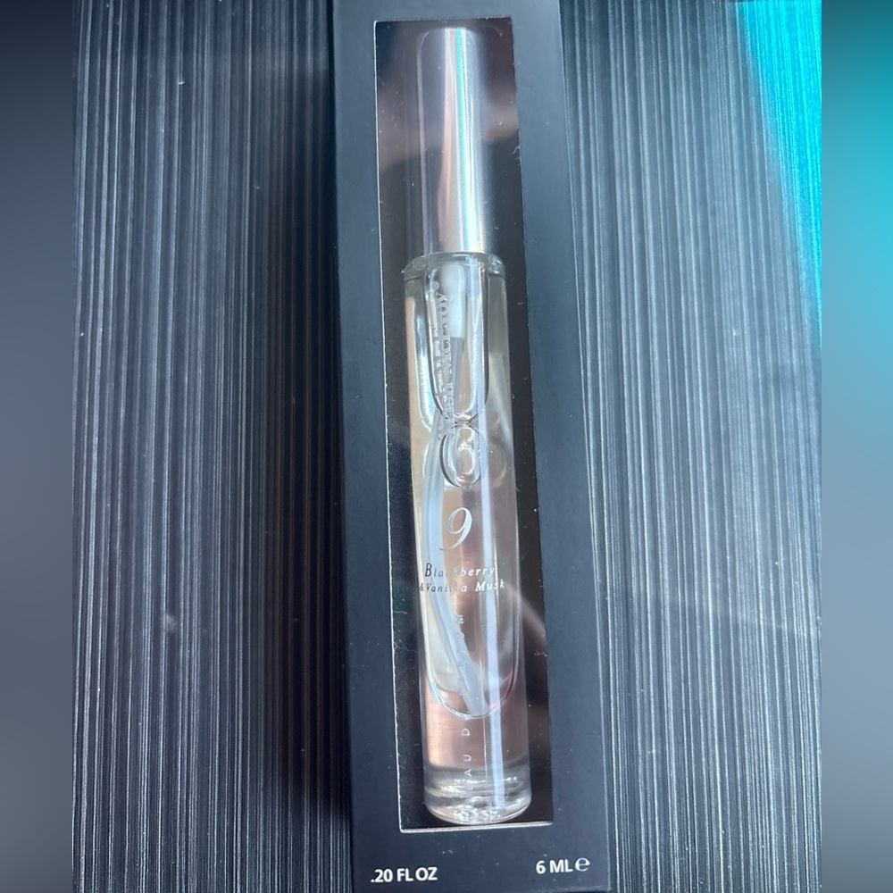 Trish McEvoy Gold 9 Eau de Parfum Refillable Pen Spray Blackberry Vanilla Musk